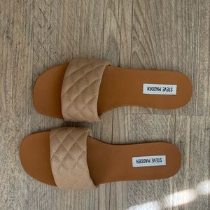 BRAND NEW- STEVE MADDEN SANDALS
